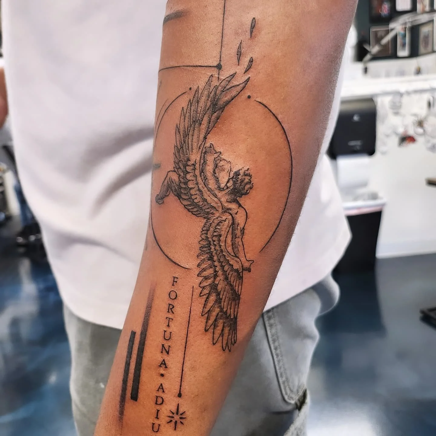 Geometric Fineline Icarus for Ralph 🪶
This one was a blast, thanks for the fun conversation and for sitting so well!
.
.
.
.
.
.
.
#icarusfalls #icarus #icarustattoo #geometricfineline #finelinetattoos #fineline #greektattoo #greekmythology #3rl #ta