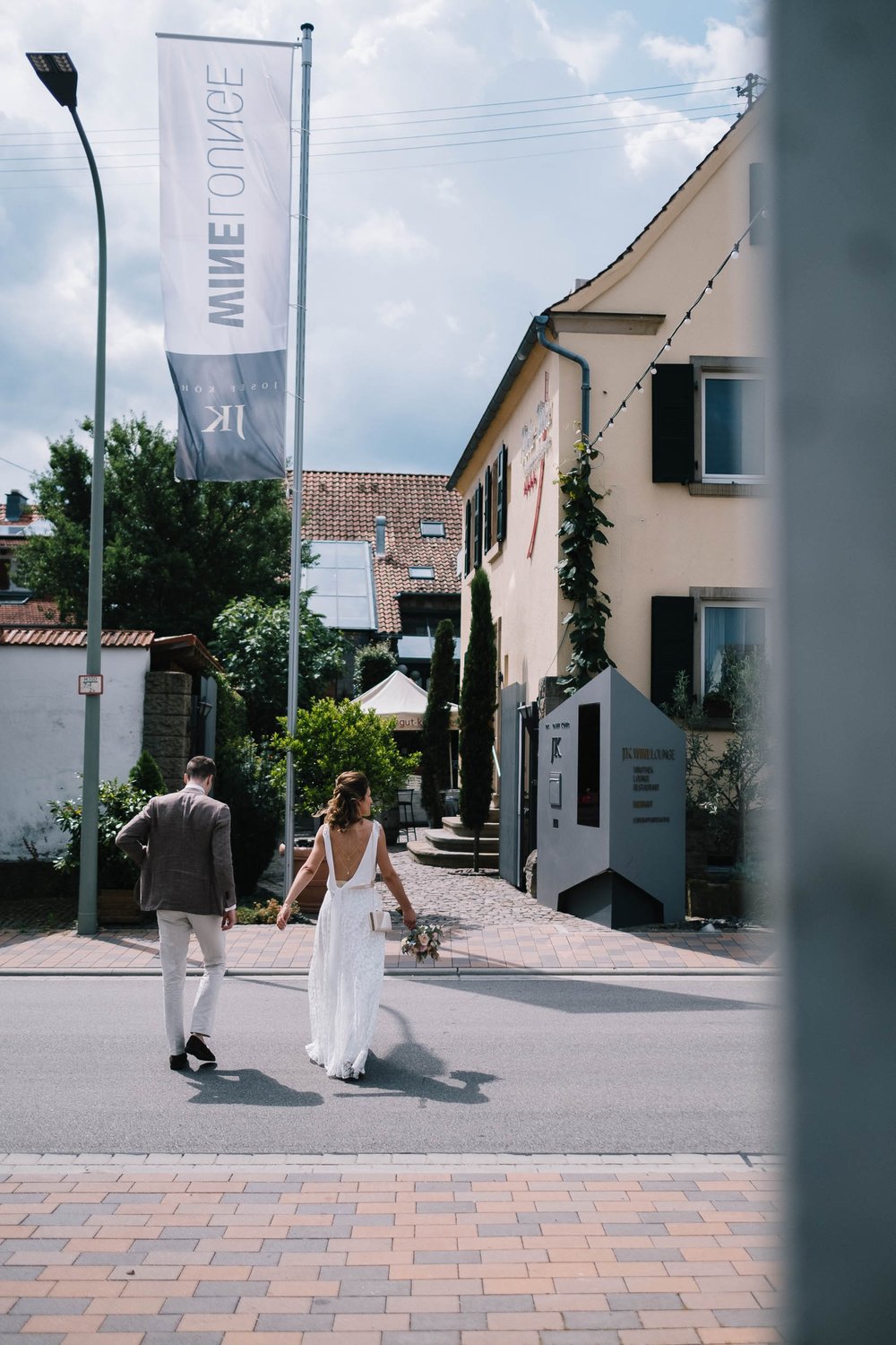 Standesamtliche-Hochzeit-Deidesheim-mit-Planwagenfahrt-210709-26.jpg