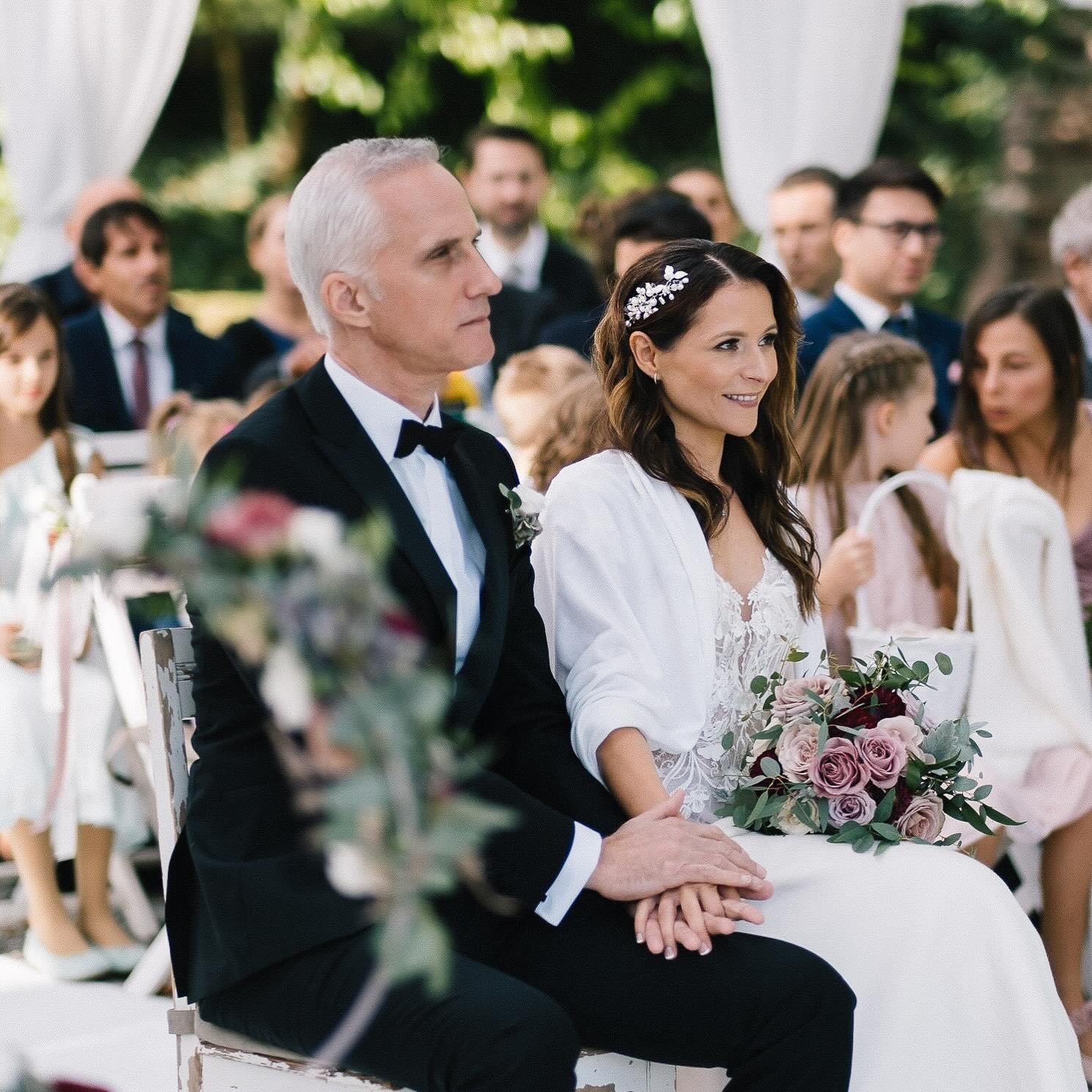 Heute startet sie 😍 meine Hochzeitssaison! Ich freu mich Mega drauf egal ob Regen, Sonne, 10 Grad oder 40 Grad 🙈🫶🏻 

happy to start today and still happy shooting weddings after all these years ❤️ klingt verr&uuml;ckt ist aber so!

#hochzeit #hoc