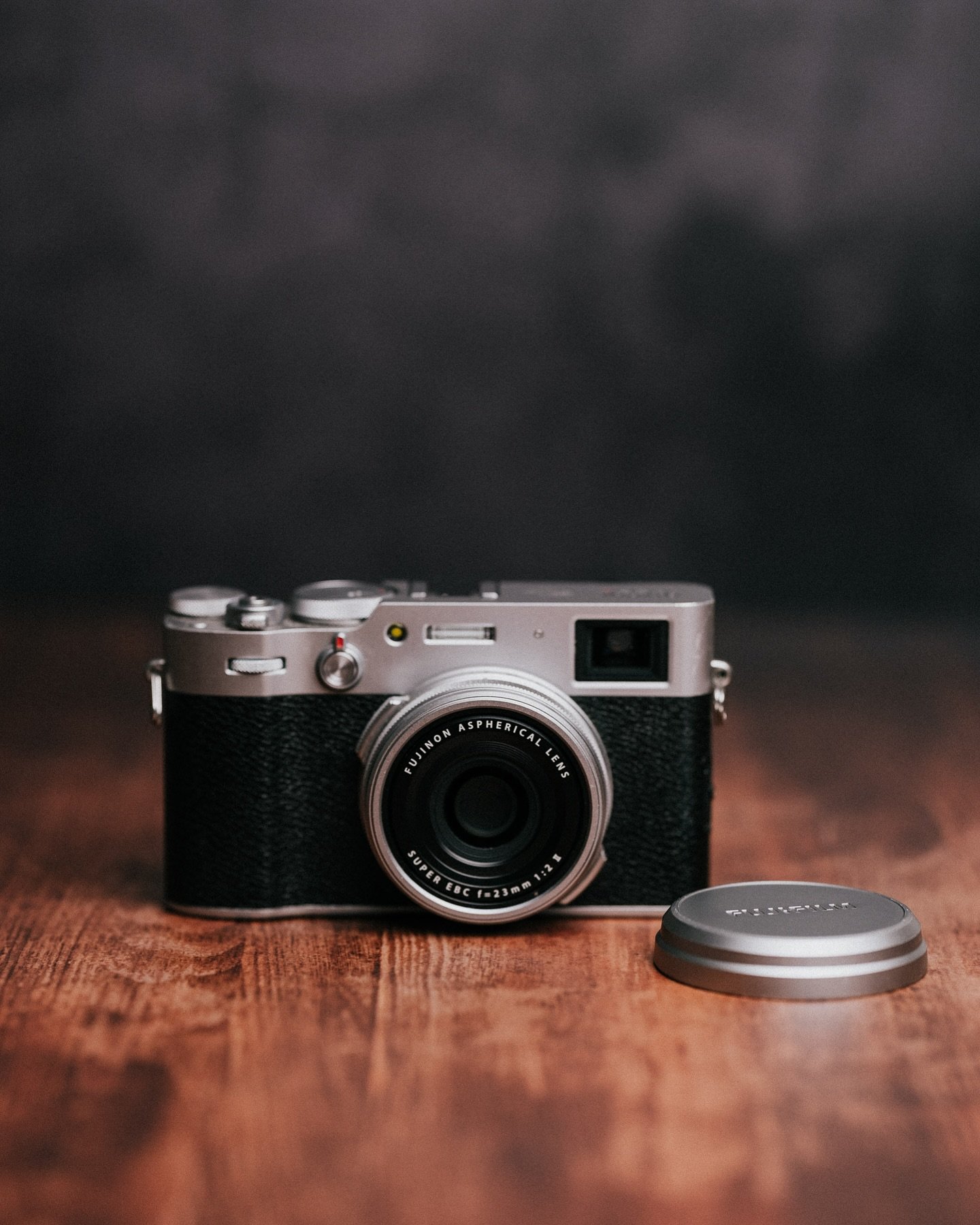 Und weil ich oft gefragt werde, mit welchen Kameras ich fotografiere: 

➡️ Ich fotografiere alle meine Auftr&auml;ge und Hochzeiten mit #Fujifilm! Seit 2017 bin ich dieser Marke verfallen, die f&uuml;r mich die sch&ouml;nsten Kameras baut &ndash; Kam