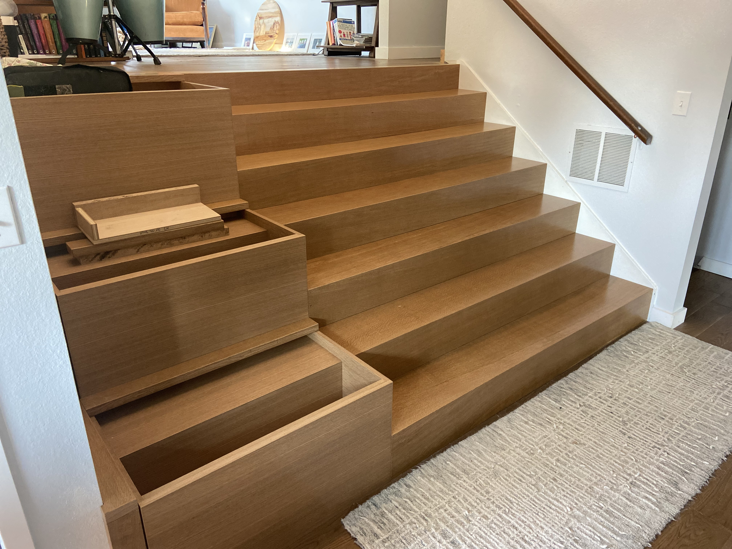 Oak stairs.png