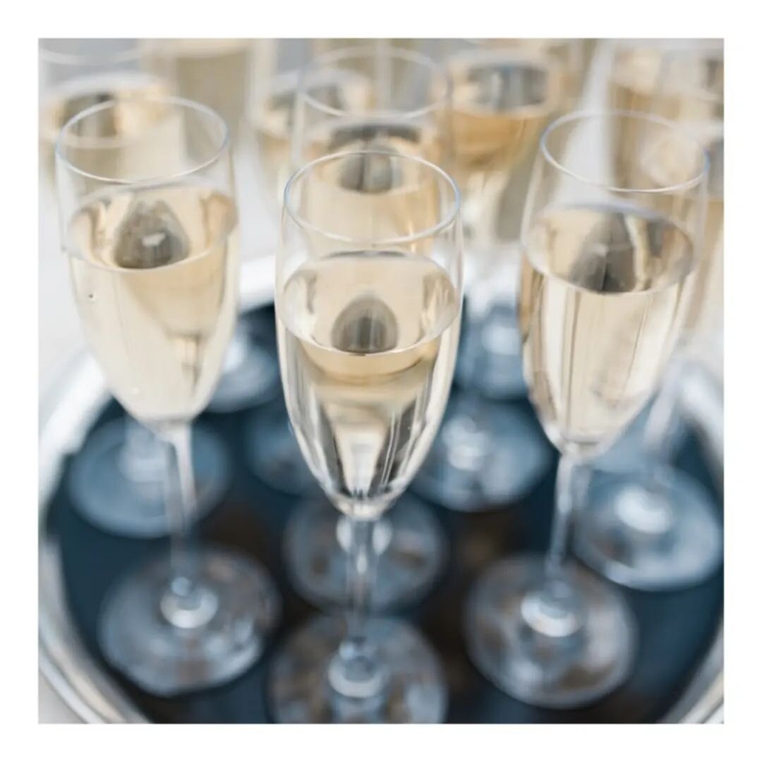 🥂 Foray Drinking Time 🥂

Let's talk about drinks, 
we know drinks during your wedding breakfast are important for you

We have selected some of the best wine and sparkling of the moment to create our drinks package 

Honeysuckle 
Elderflower 
Sweet