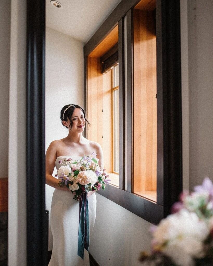 Erica getting ready to walk down the aisle. Another beautiful set of photos from @alyssaraephotography_