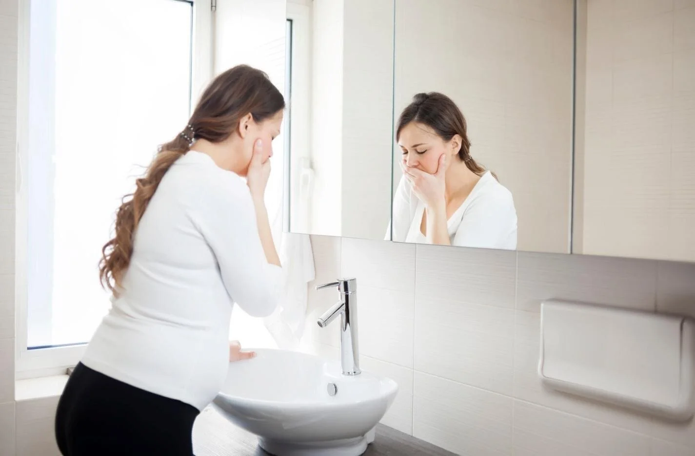 Beginning of "morning sickness" in the early pregnancy? How long will it last?