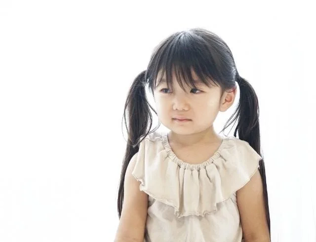 “Khủng hoảng tuổi lên 2” - nguyên nhân và những cách giải quyết cùng con