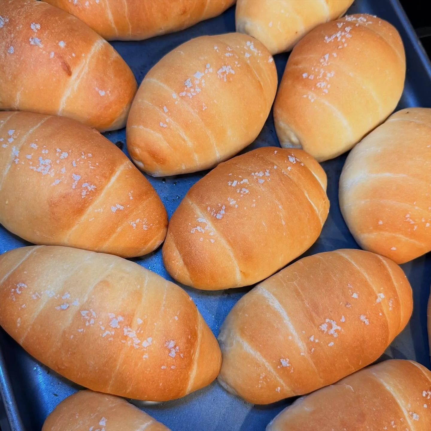 I&rsquo;m obsessed with how this batch came out!!! Shio Pan(Salt Bread)- a cross between a dinner roll and a croissant! Baked fresh to order 🍞🥐

#shiopan #homemade #bayarea