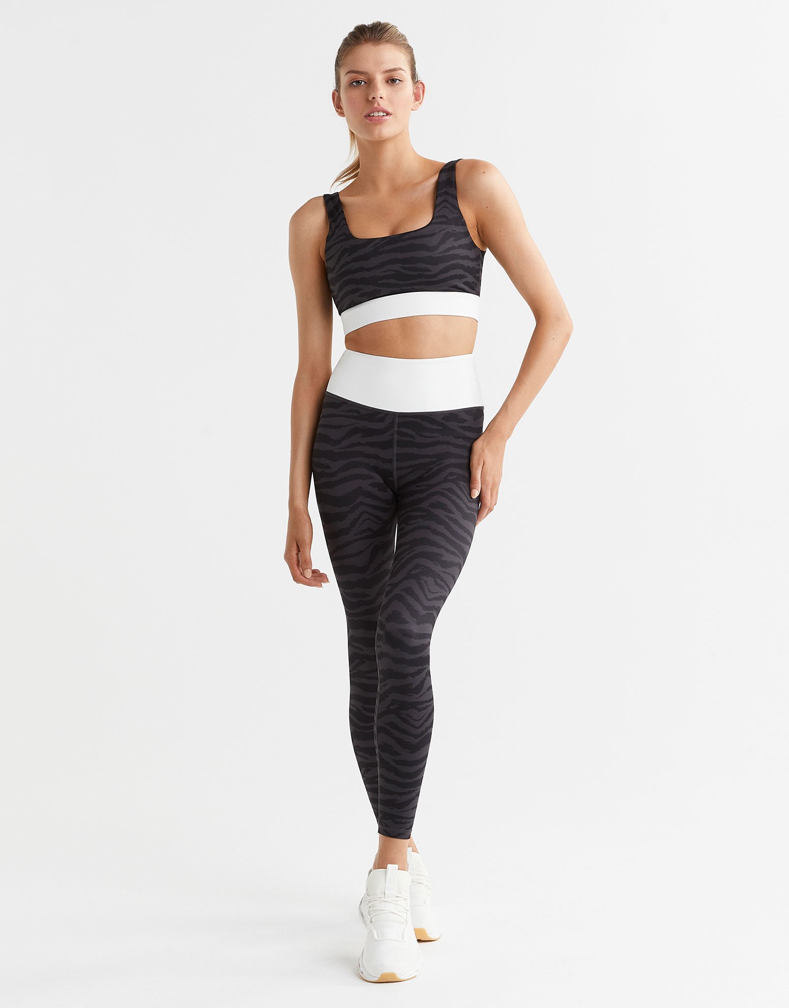 Lilybod-Piper-Sports-Bra-Black-Zebra-Print-Snow-White-LC92-BZW-6.jpeg