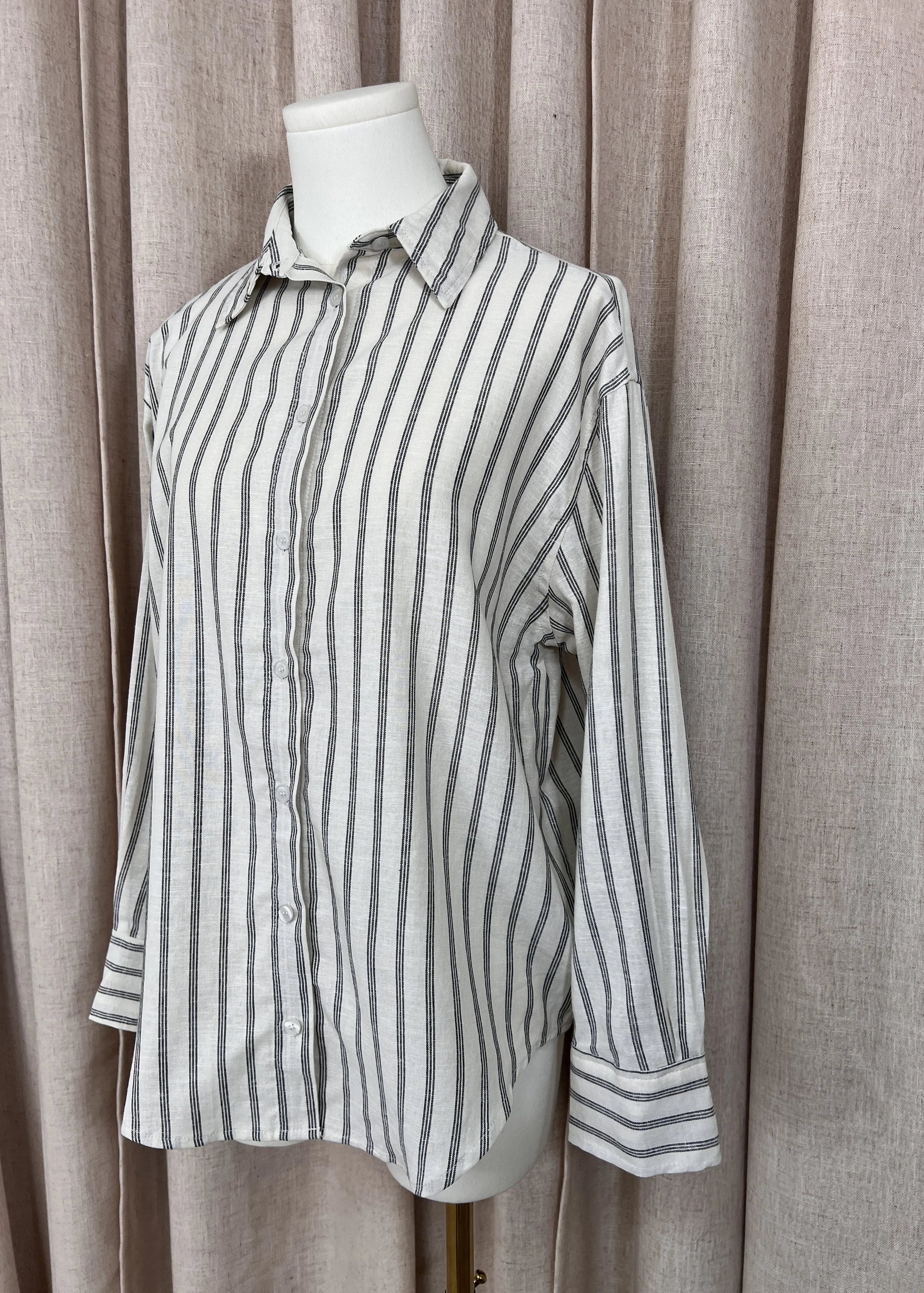 Linen button up - side.jpg