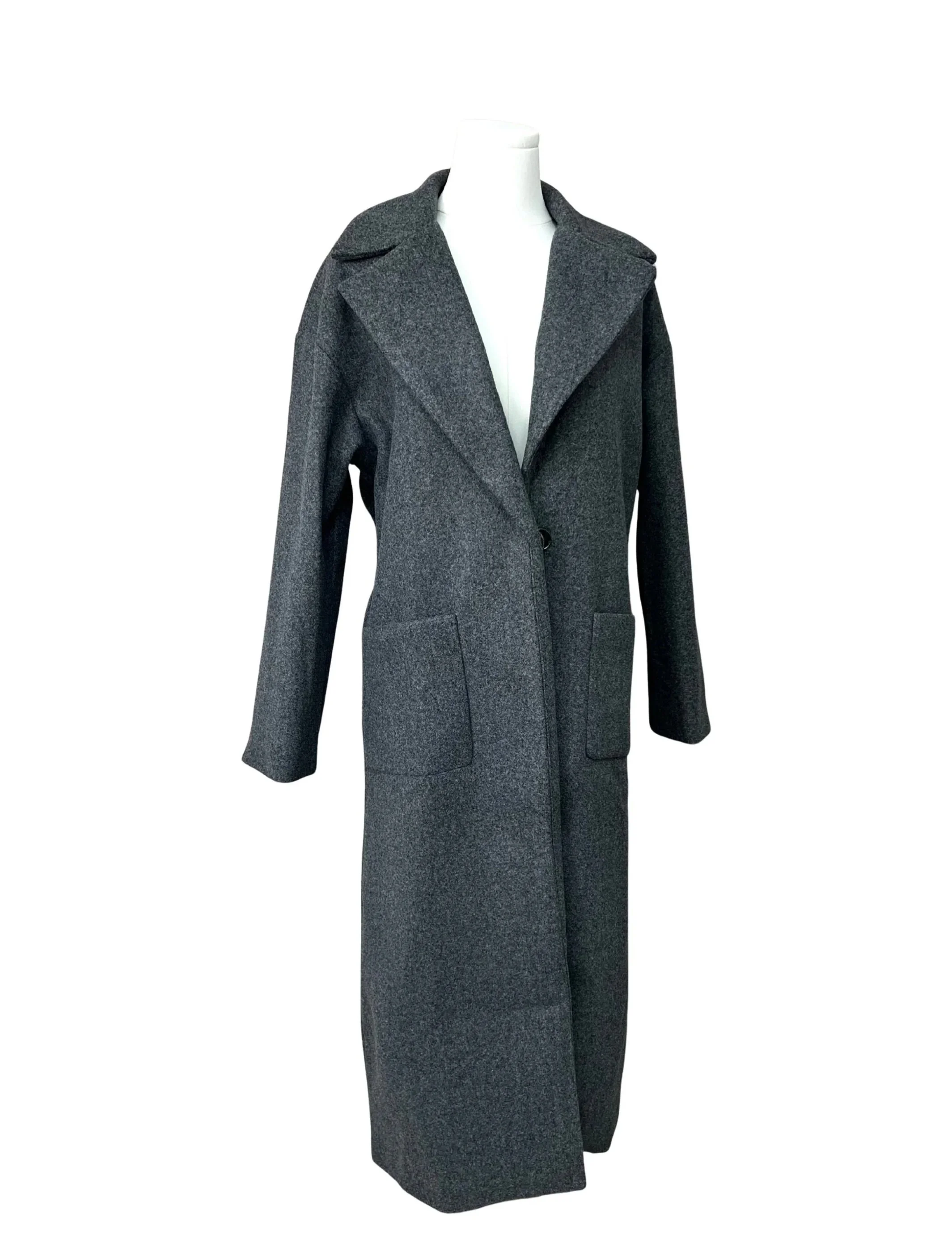 Long+charcoal+coat+00.jpg