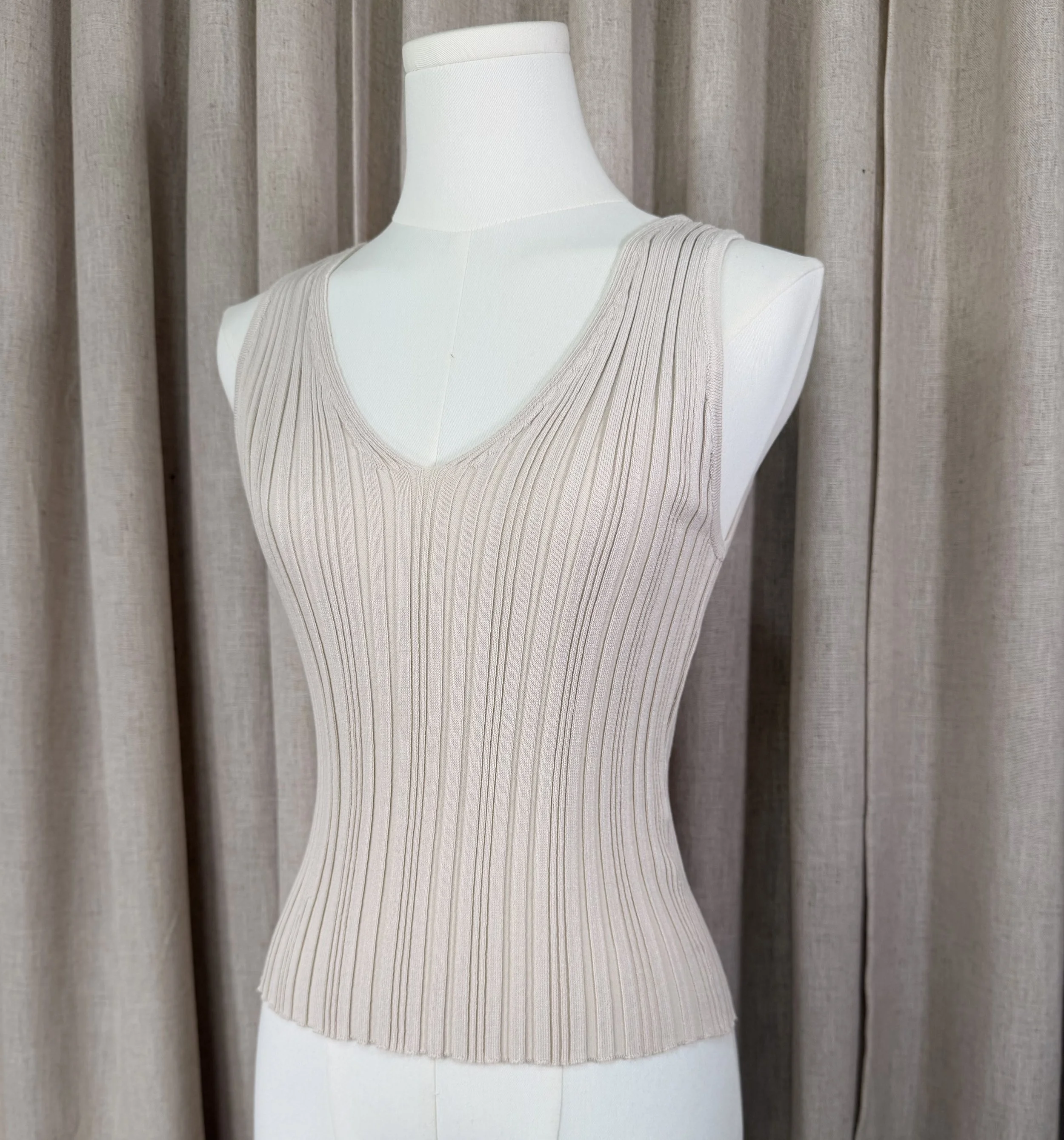 Lina-T taupe side.jpg