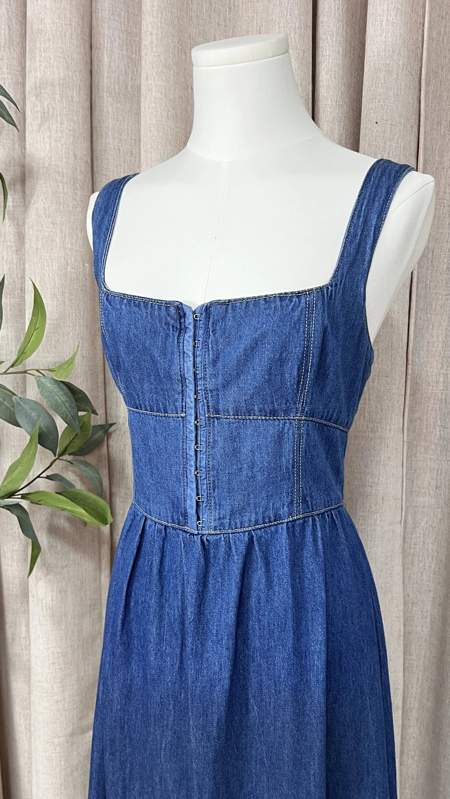 Denim dress 03.jpg