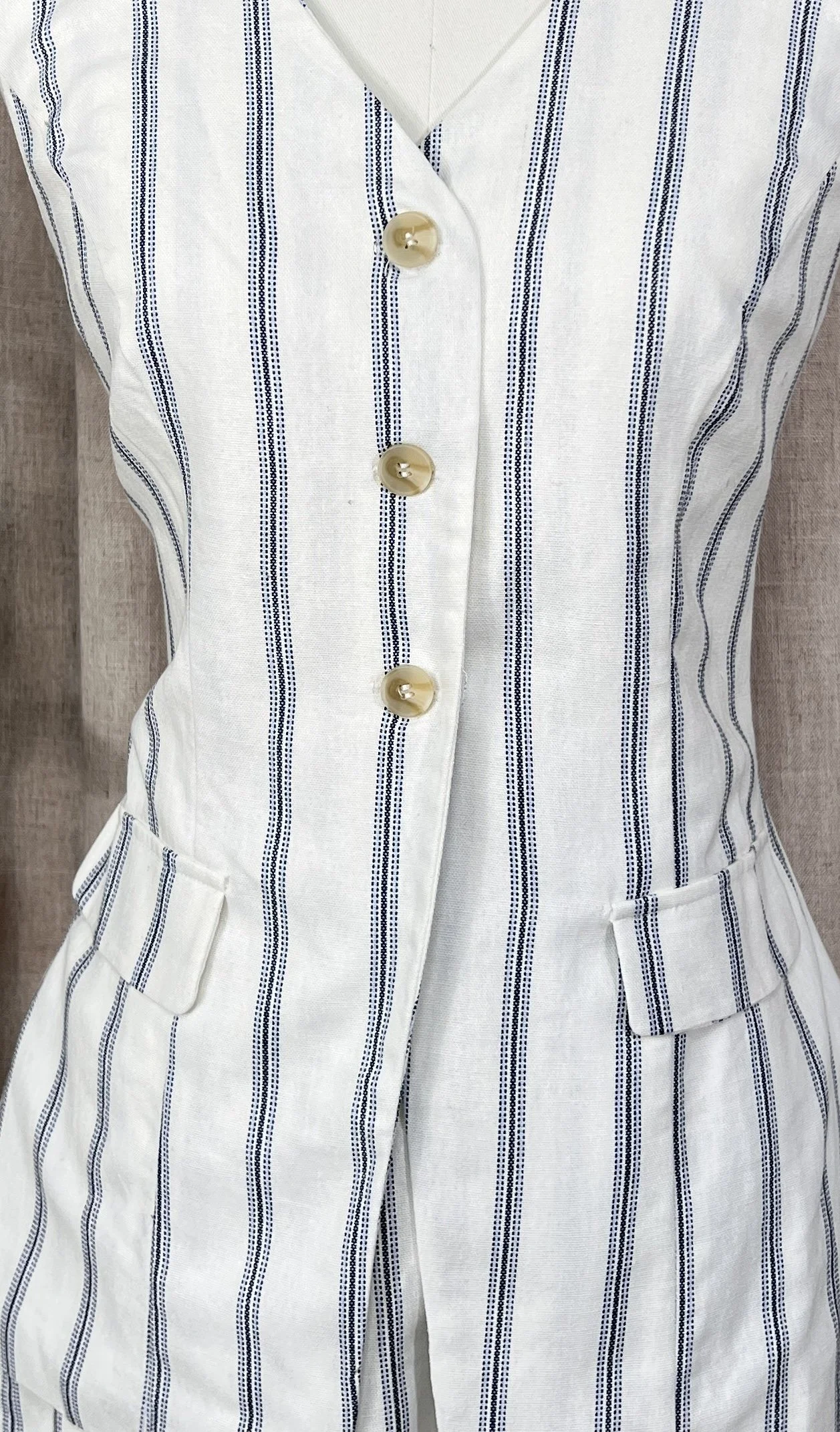 white-navy set closeup.jpg