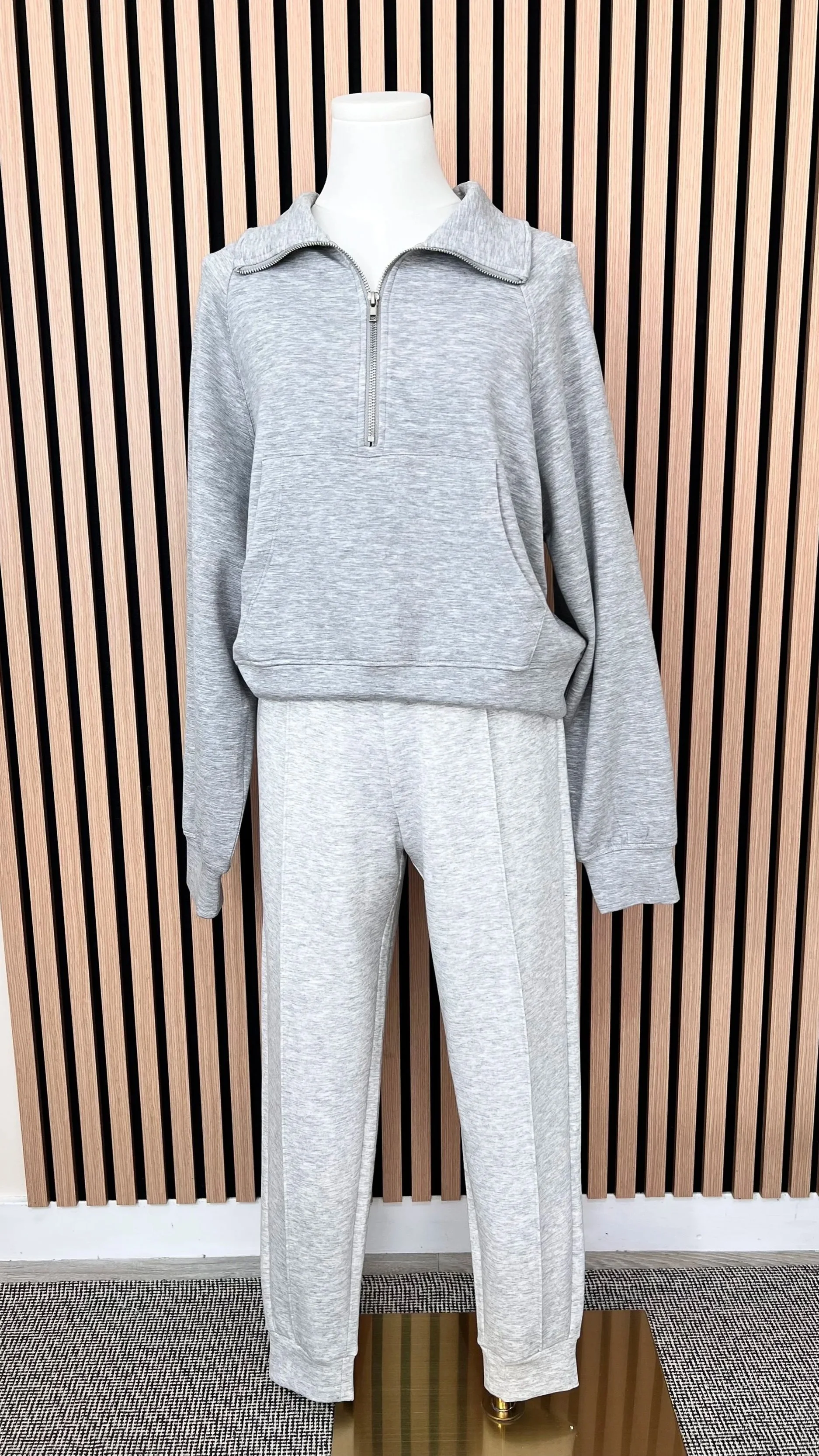 h.grey+sweater+00.jpg