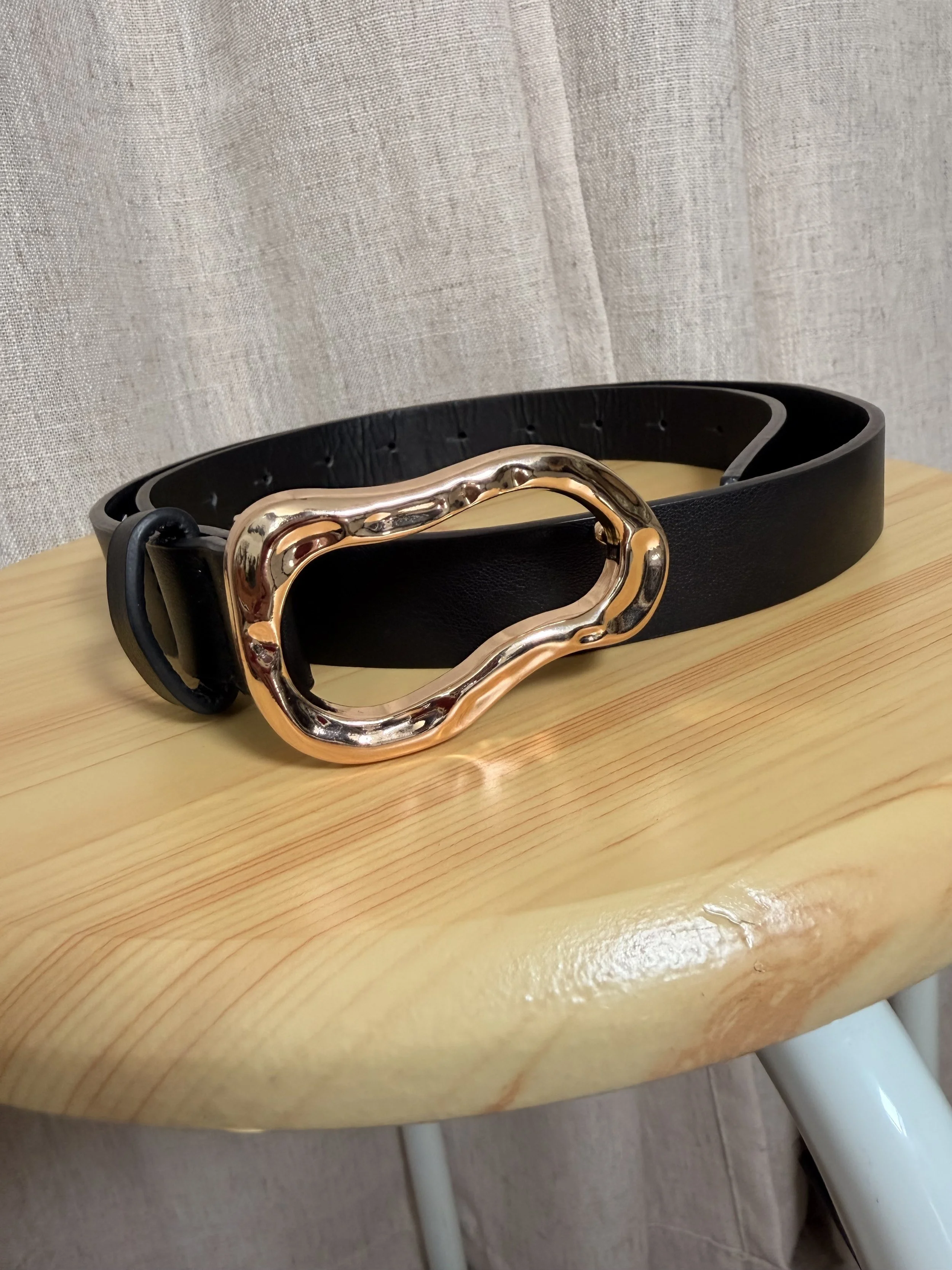 gold buckle belt 00.jpg