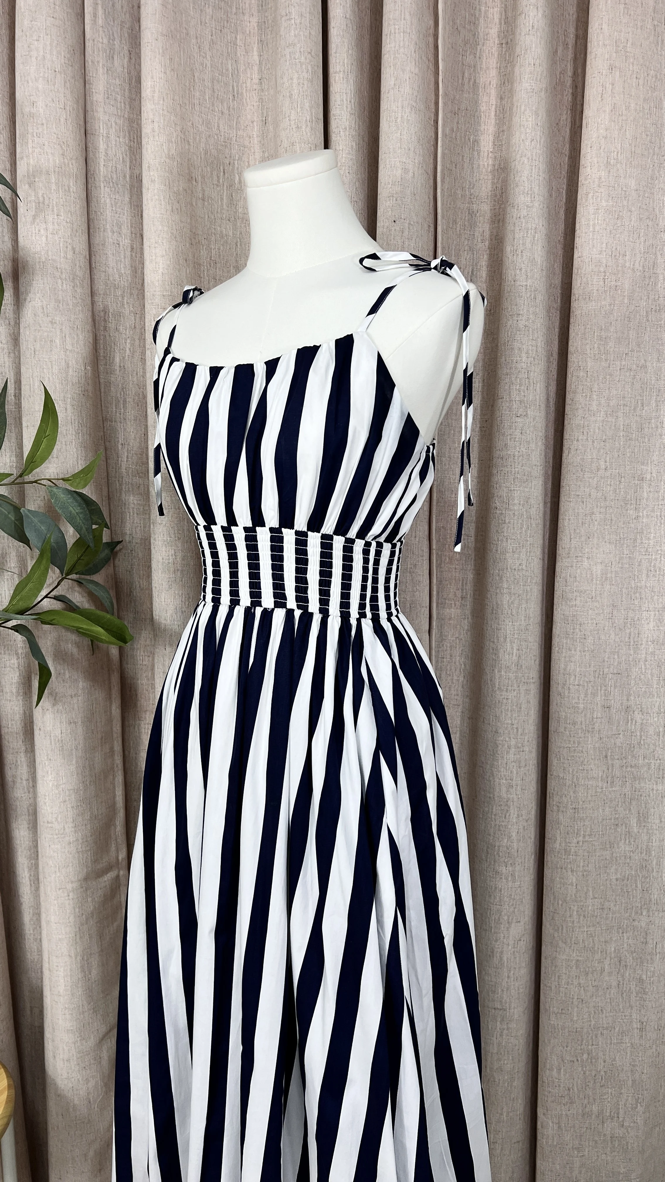 Midi Dress Stripped 02.jpg