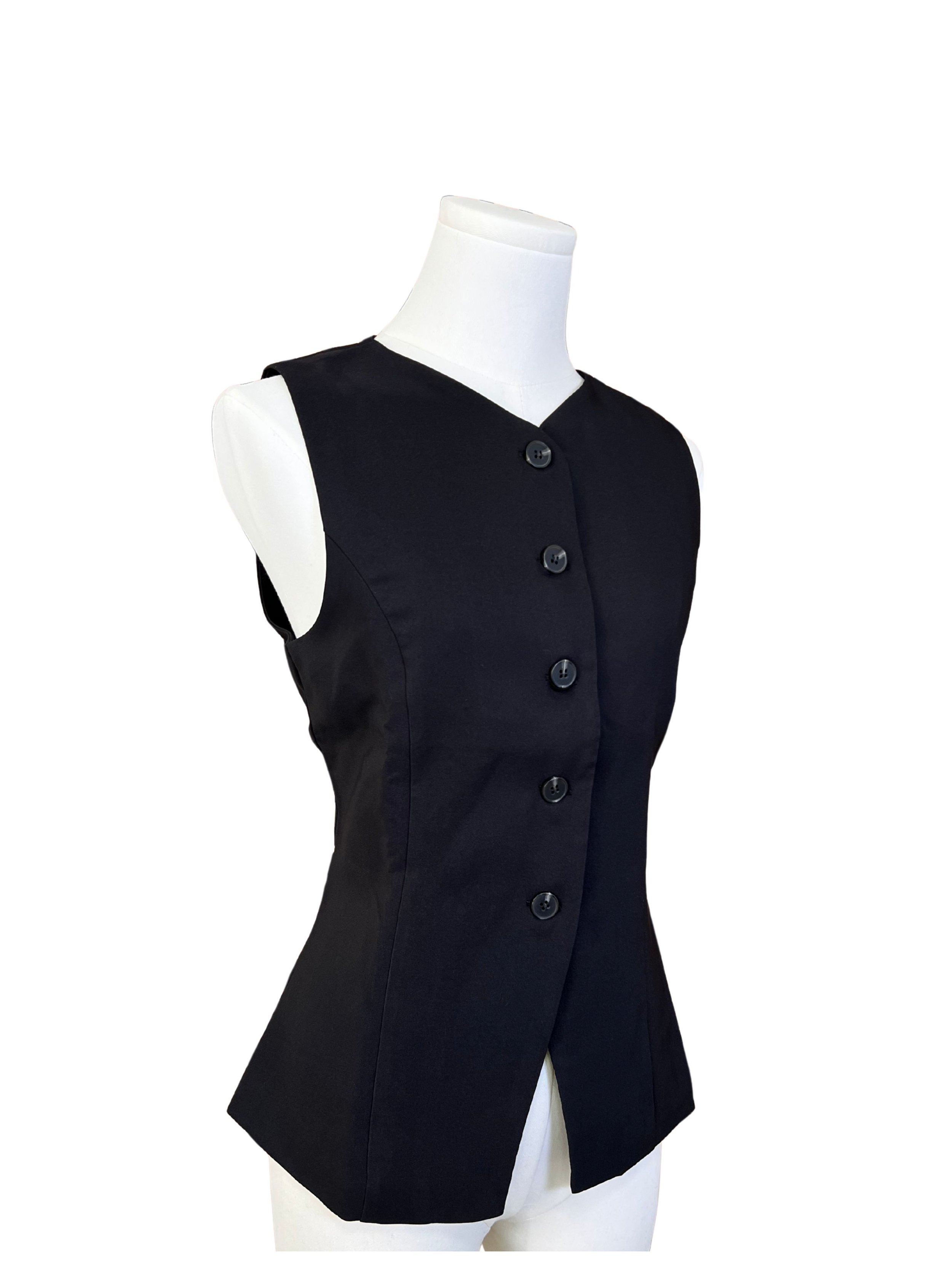 black vest 01.jpg