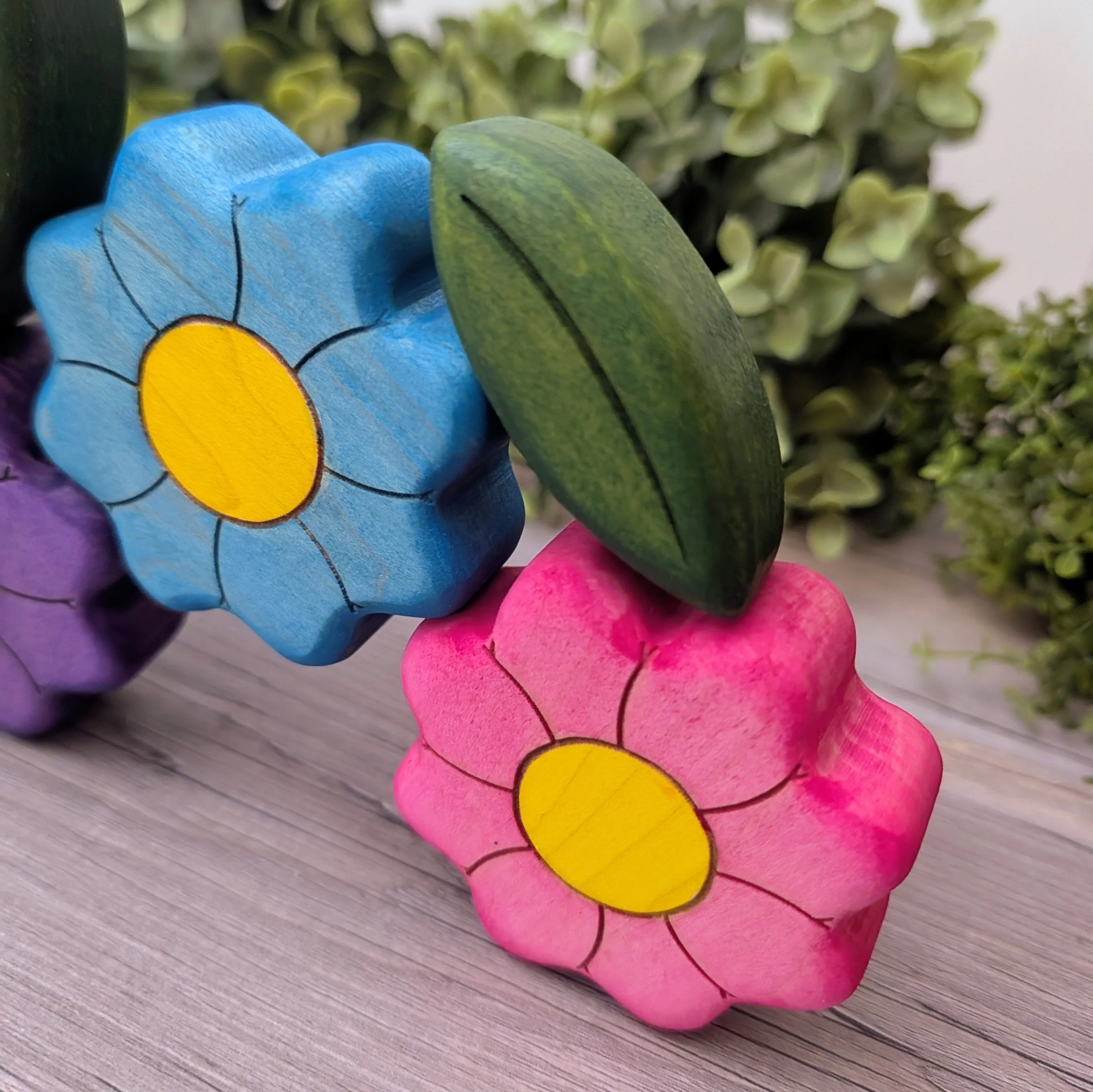 Floral mandala wooden puzzle with daisy and leaf blocks