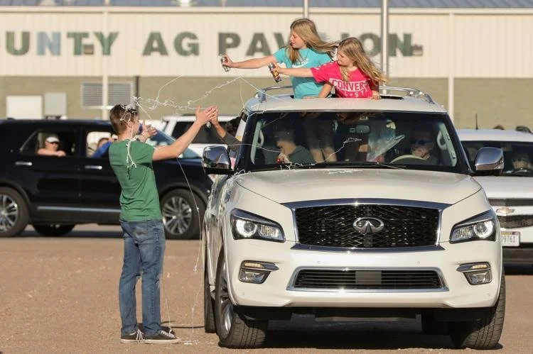 KCHS senior drive-thru-8.jpg