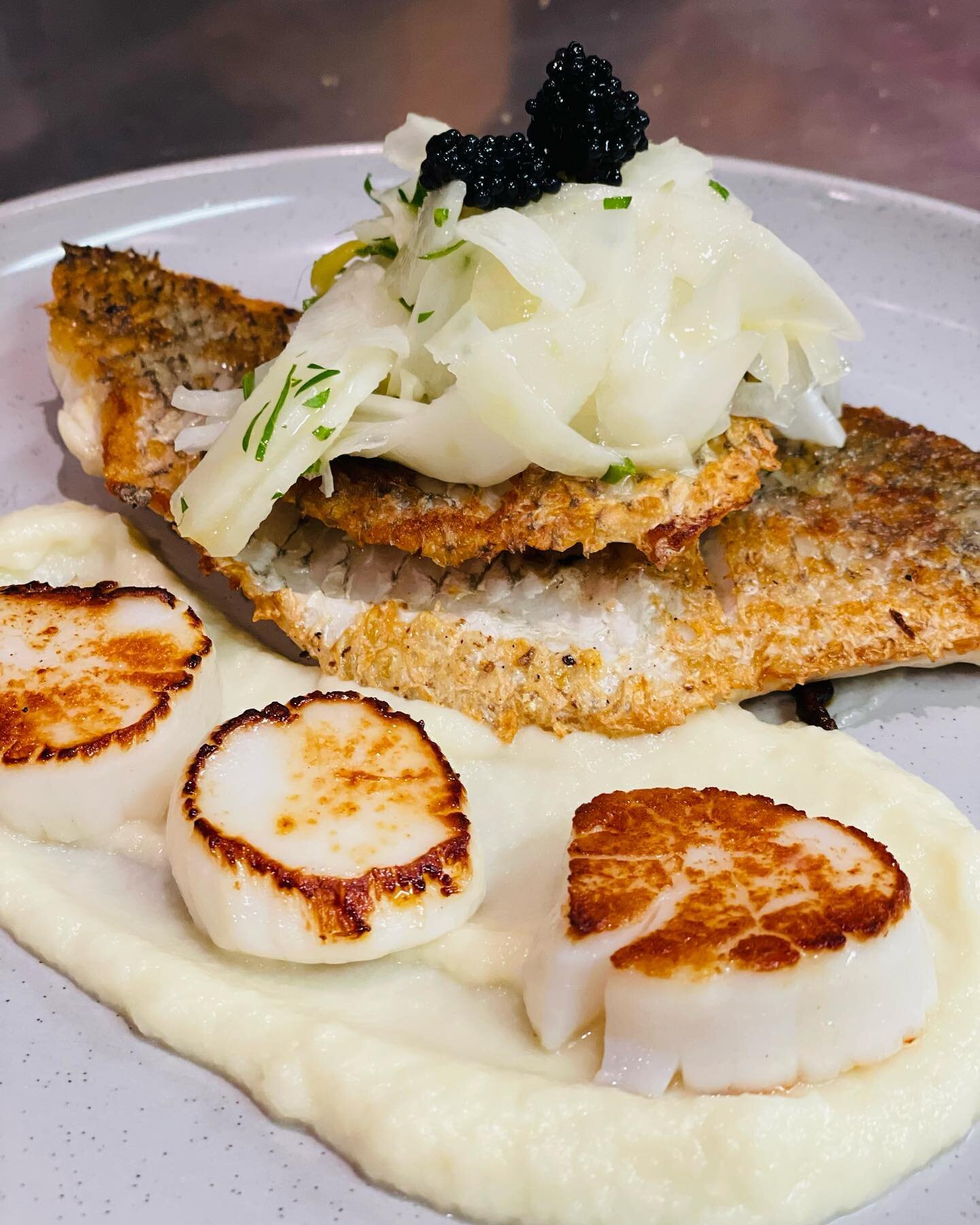 Barramundi, cauliflower pur&eacute;e, fennel salad, caviar &amp; @abrolhosislandscallops