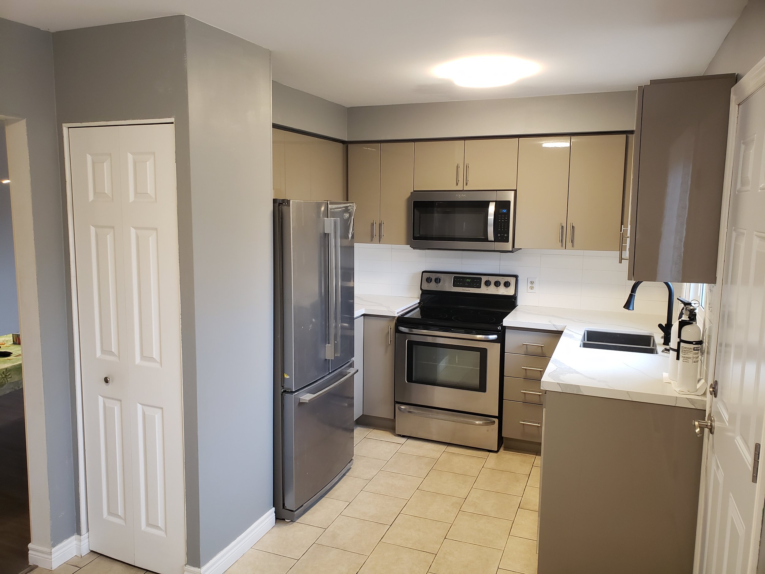 6-Kitchen.jpg