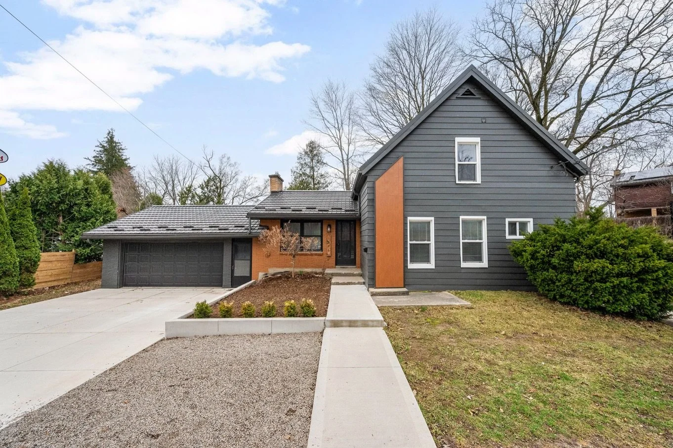 📍 1326 COMMISSIONERS RD W
🔑 $729,900 | $2,950/Month 

Beautifully renovated 3-bedroom, 2-bathroom home in the heart of Byron! Bright and spacious with a gas fireplace, modern kitchen with newer appliances, and double sliding doors to a private deck