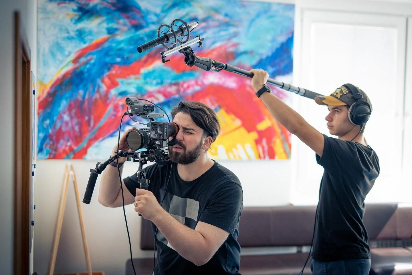 On set with @7tagsadventisten
.
.
.
#filmmaker #videography #cinematography #shoulderrig #teamsony #fx3 #smallrig #look #edit #cinematic #sound #behindthescenes #bts #cinematic