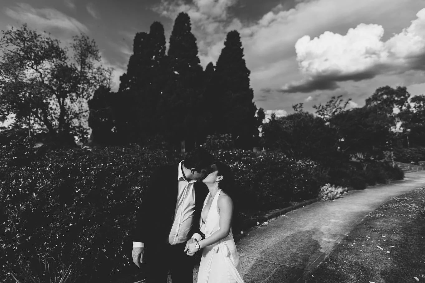 A couple of contrasting pics from Catherine &amp; Ben&rsquo;s elopement. I love being able to use the same light to produce different moods, depending on where I place myself in relation to the light source. If you like having a variety of moods in y