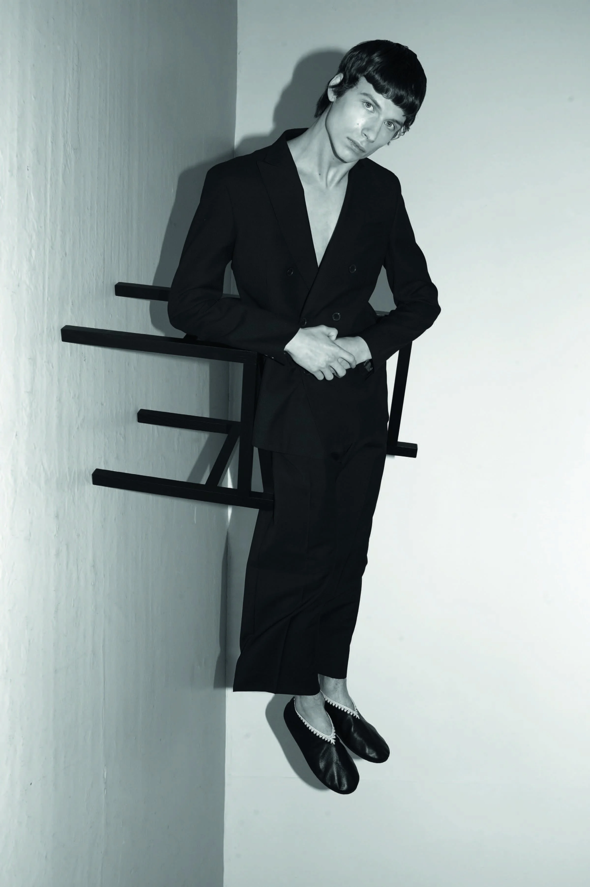 4_Perfect Form Alex Colley_Page_1_Image_0001.jpg