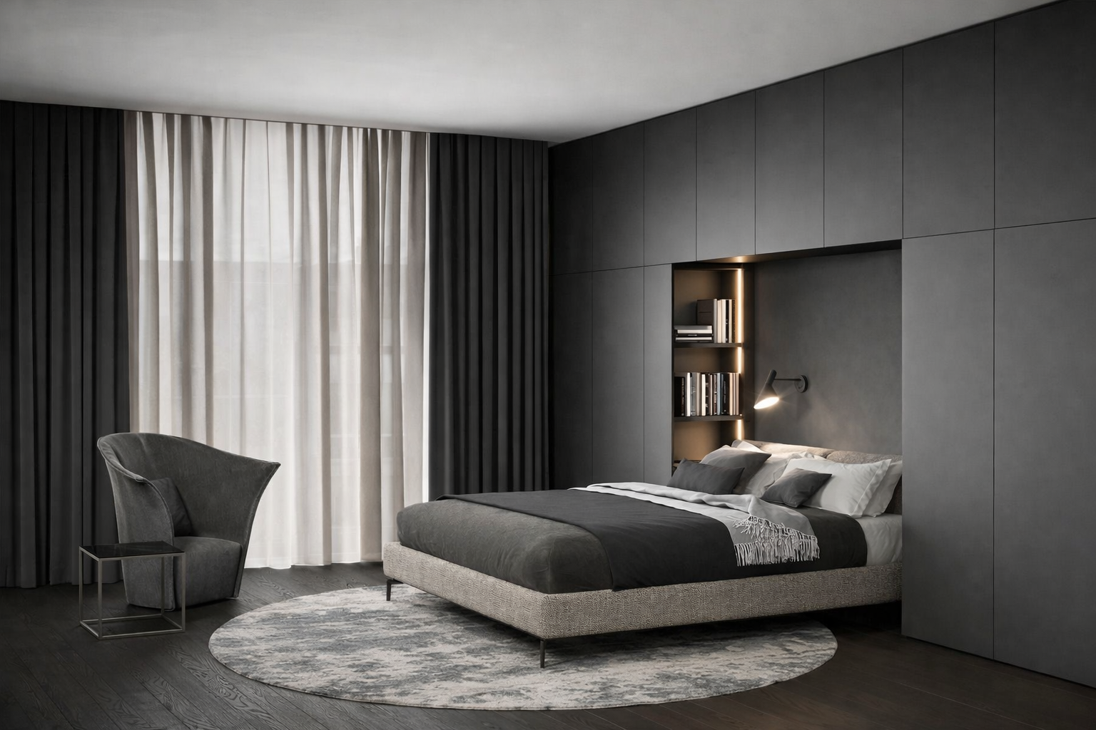 Garderobe rundt seng med innebygde skap og integrert belysning