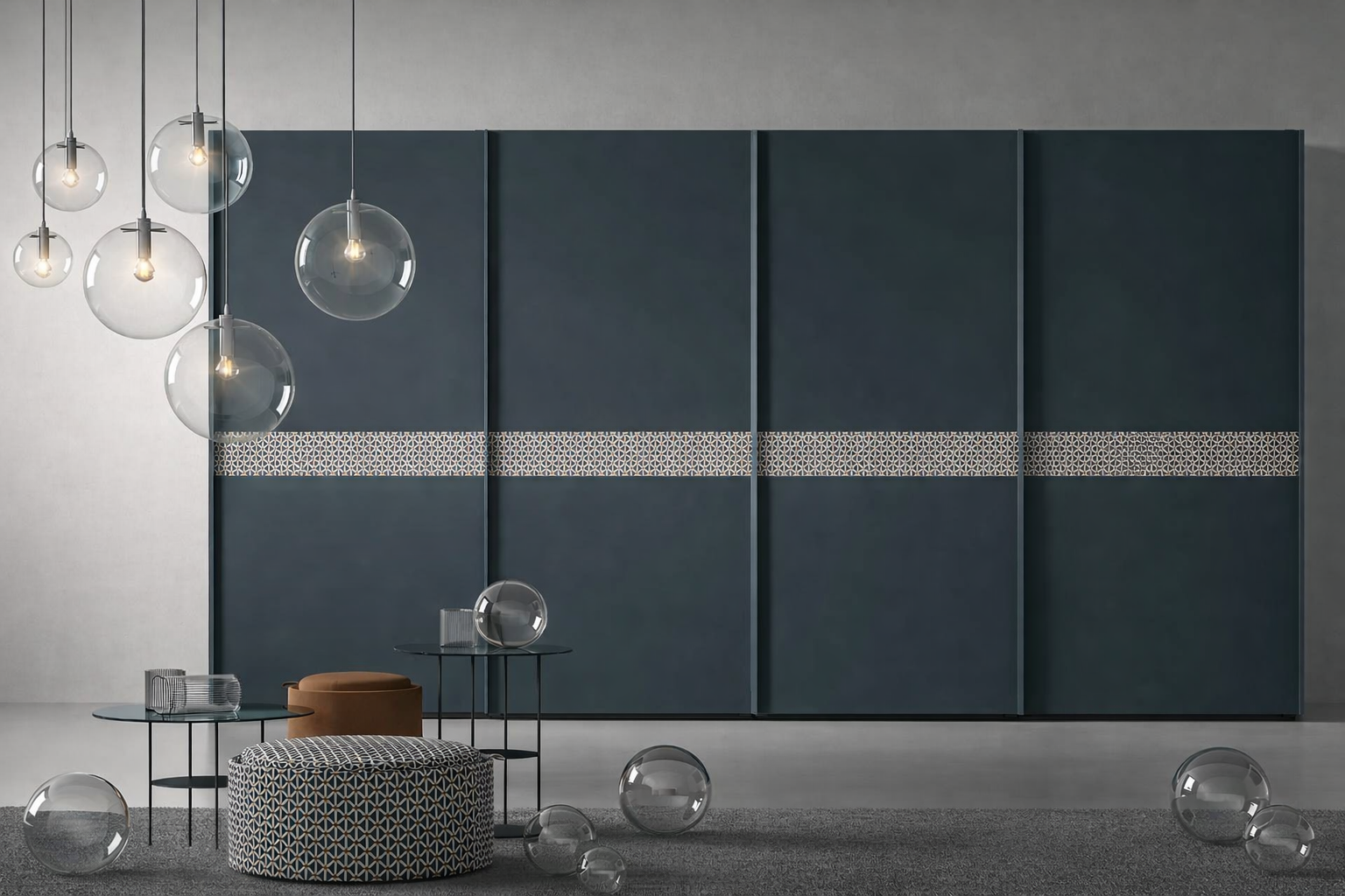 Elegant skyvedørsgarderobe i gangen med rene linjer