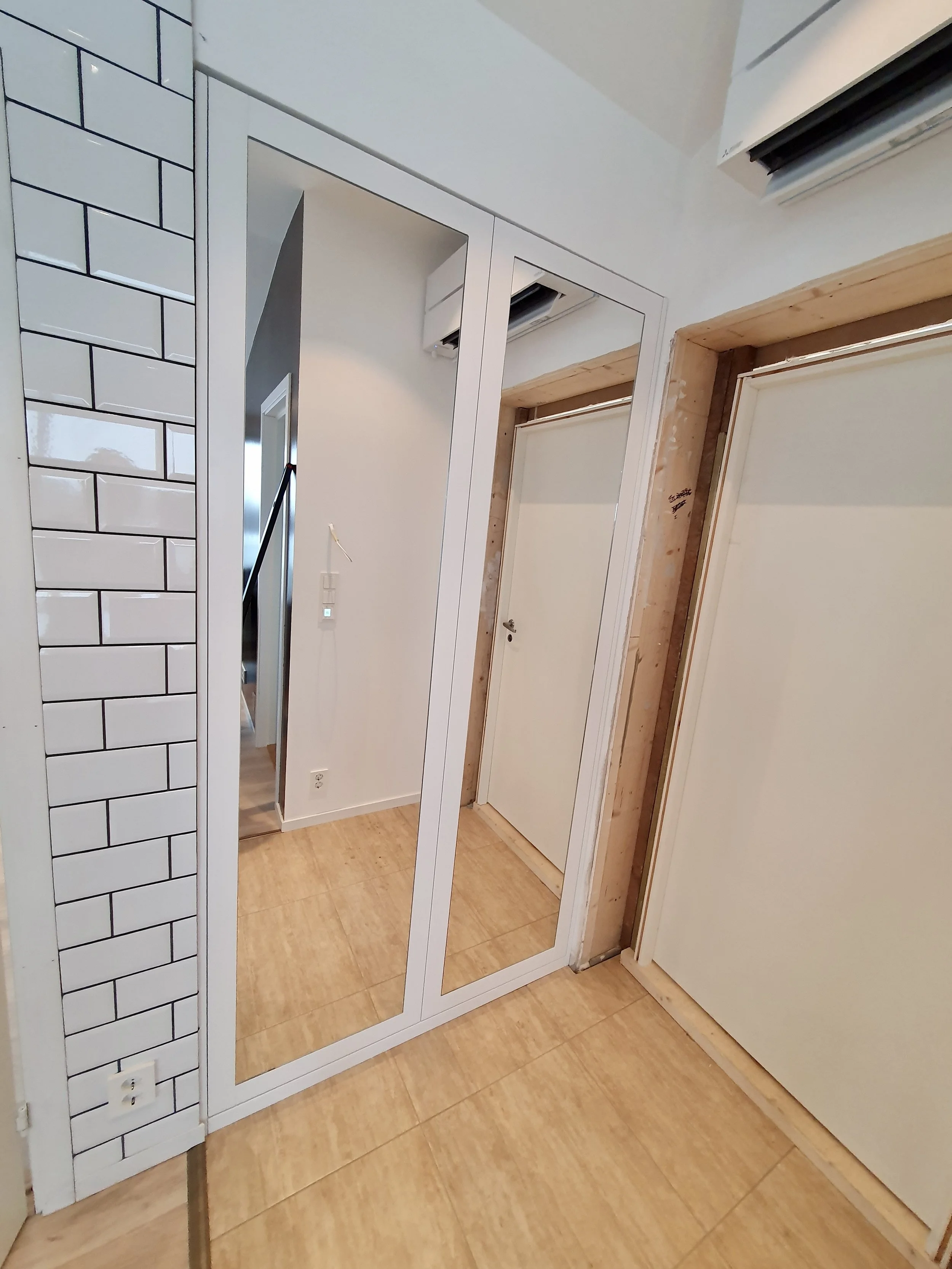 MDF med pålimt speil.jpg