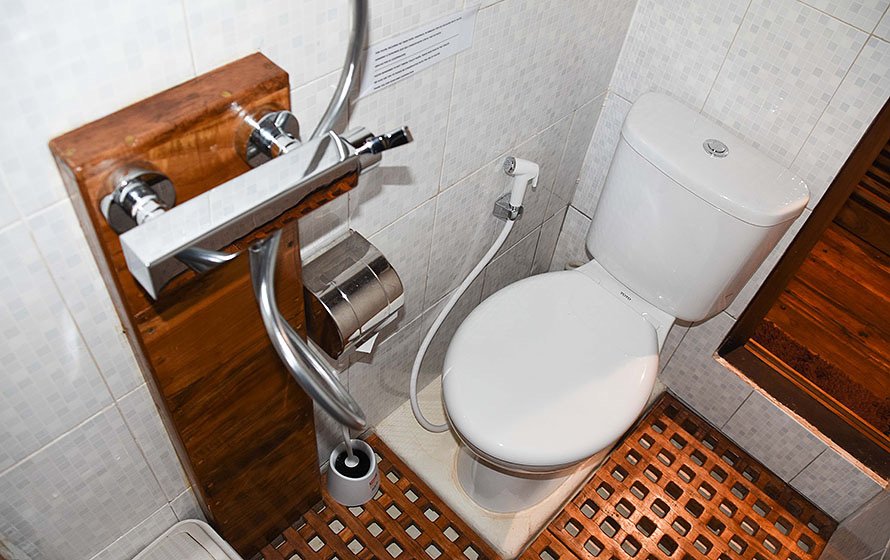 S.M.Y Ondina Ensuite Bathroom