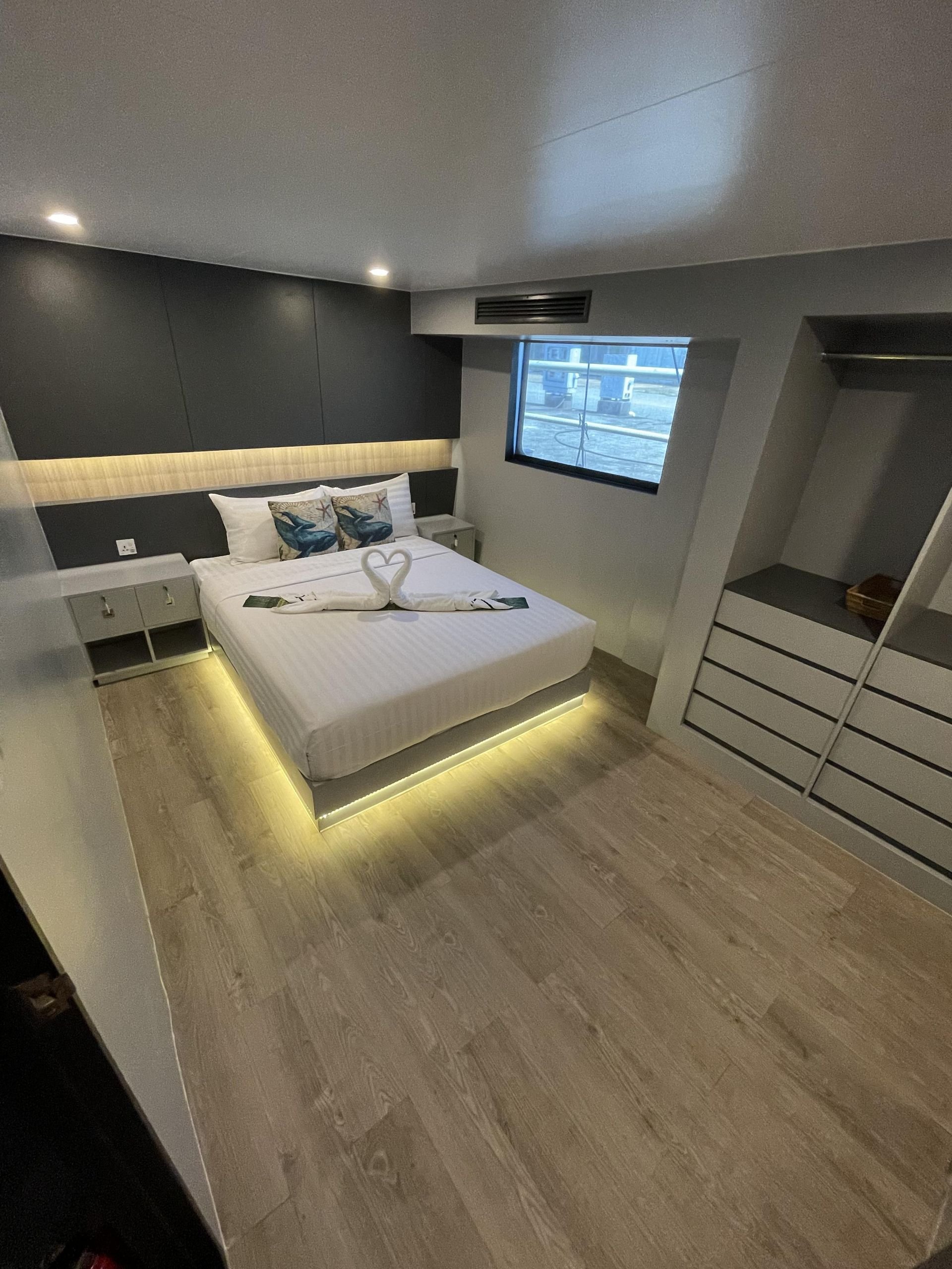 DiveRACE Double Bed Main Deck