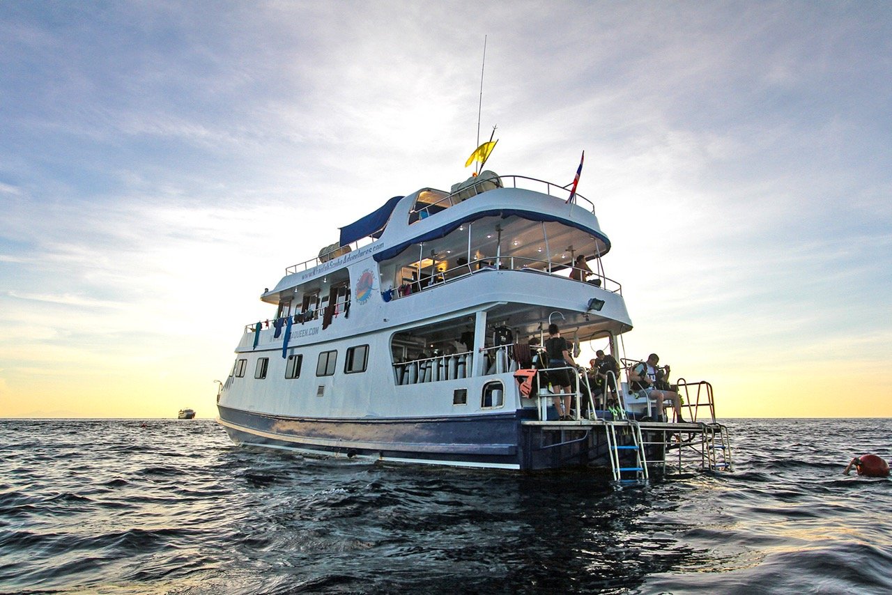 Budget Richelieu Rock diving liveaboard