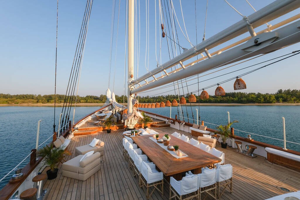 Five star Indonesia liveaboard dining