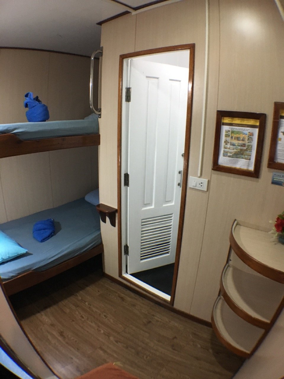 Manta Queen III Twin Bed Ensuite