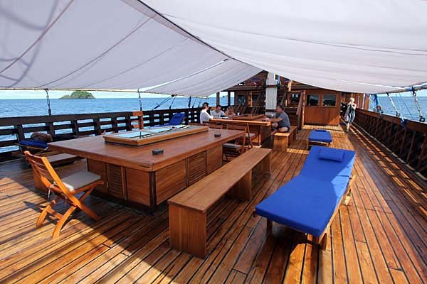 Premium Indonesia liveaboard main deck