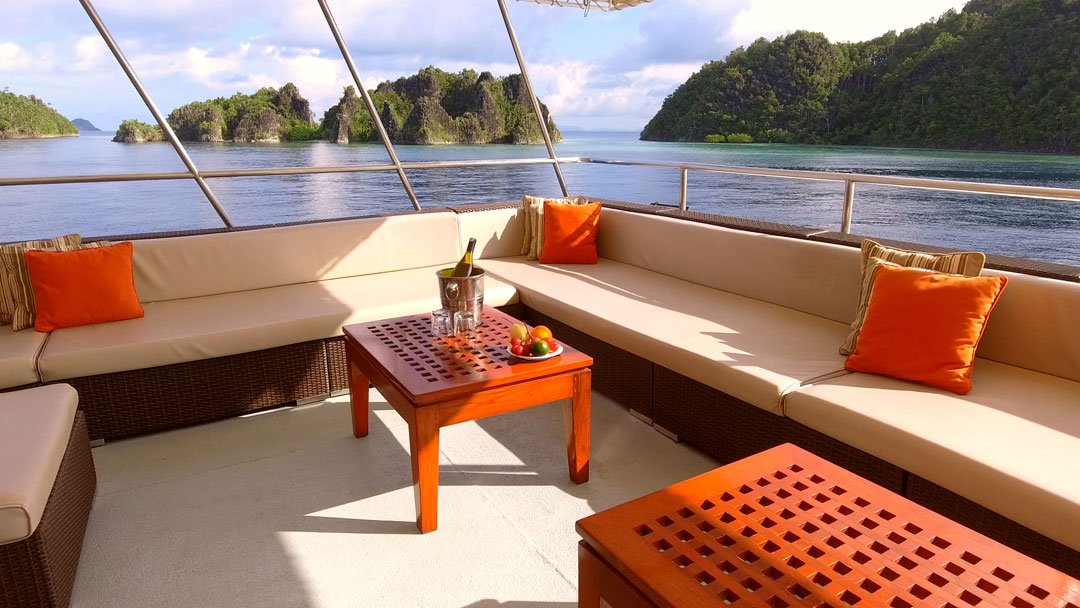 High end liveaboard main deck
