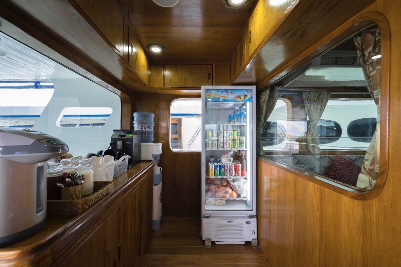 Nice Similans liveaboard dining area