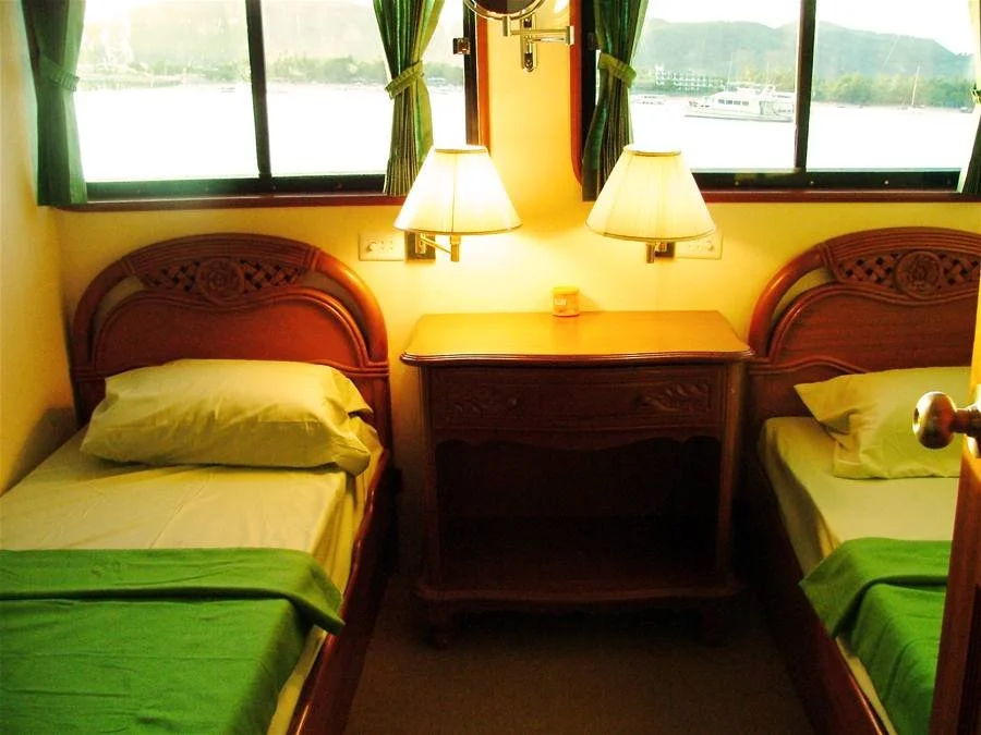 Somboon Twin Share Cabin