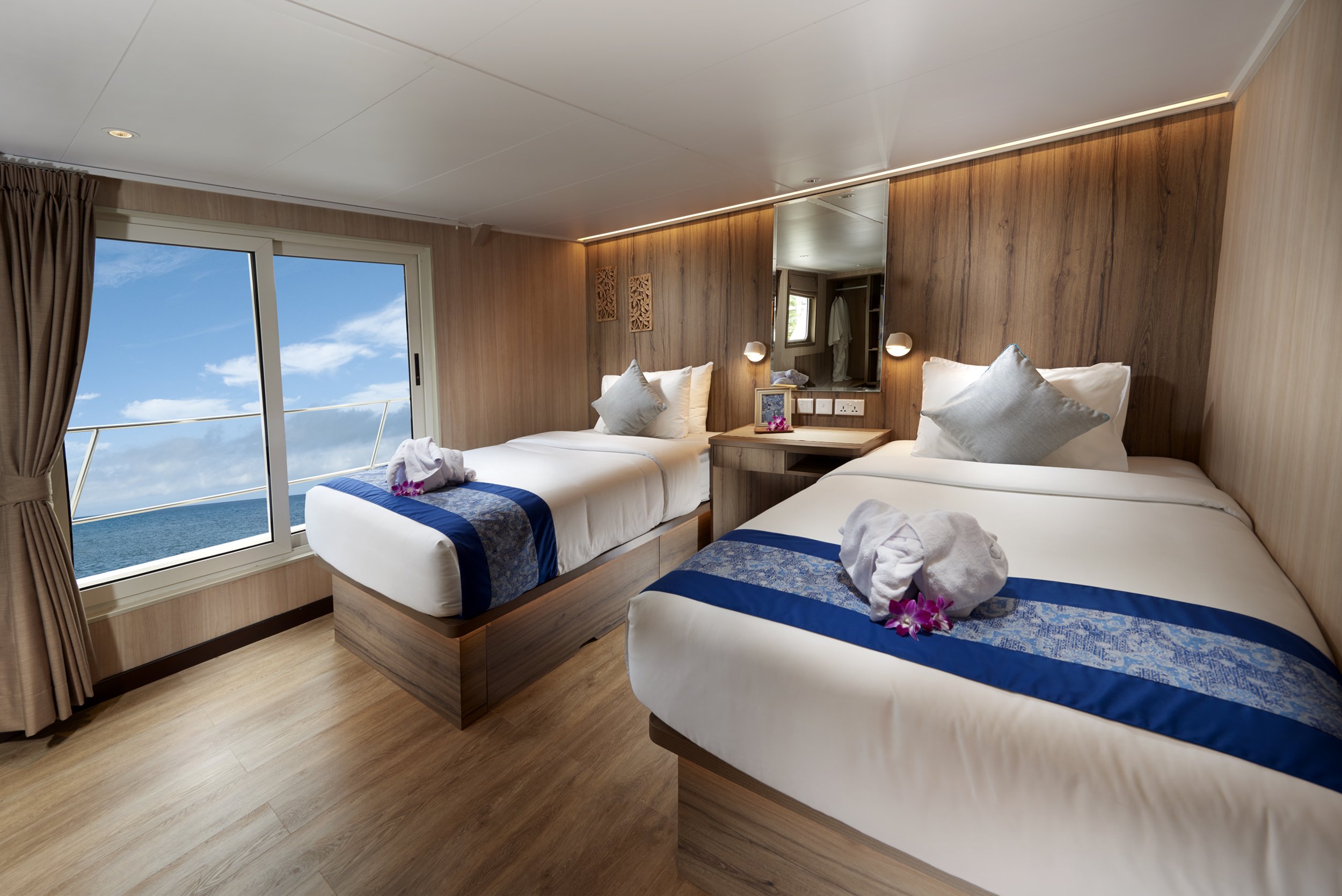 Upper Deck Twin Ensuite Cabin