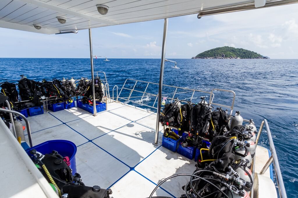 Pawara Thailand liveaboard dive deck