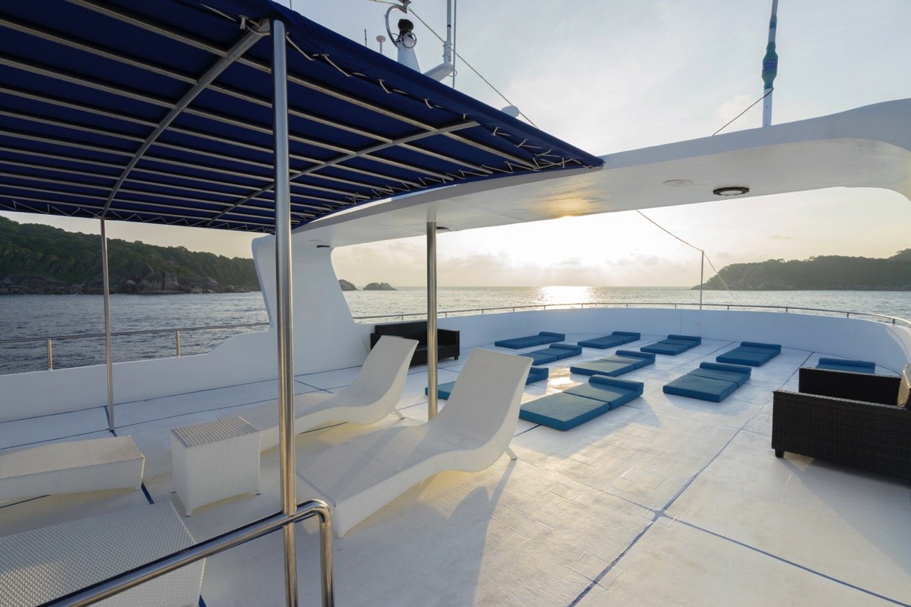 Deluxe Thailand liveaboard sun deck