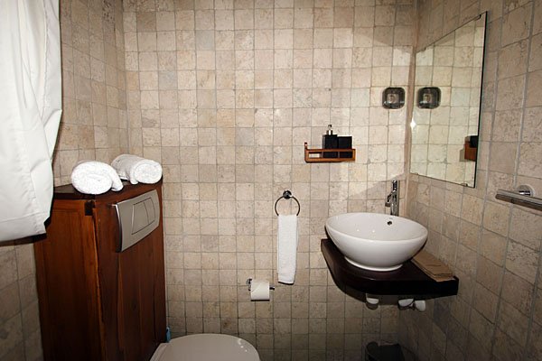 Upper Deck Cabin Ensuite Bathroom