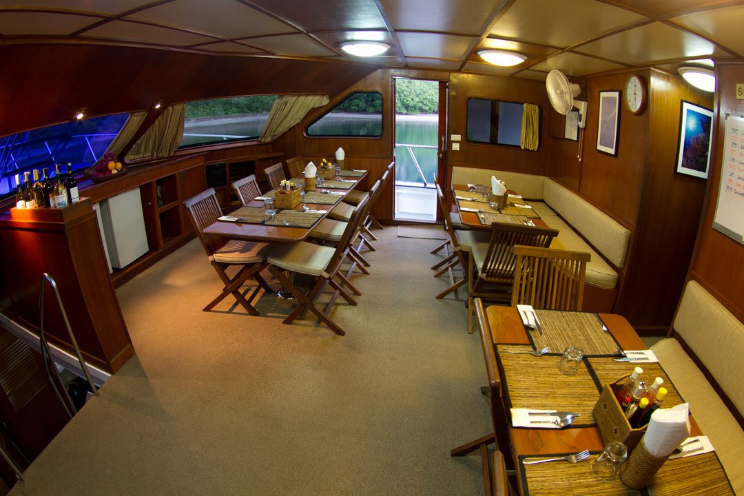 High quality Indo liveaboard dining