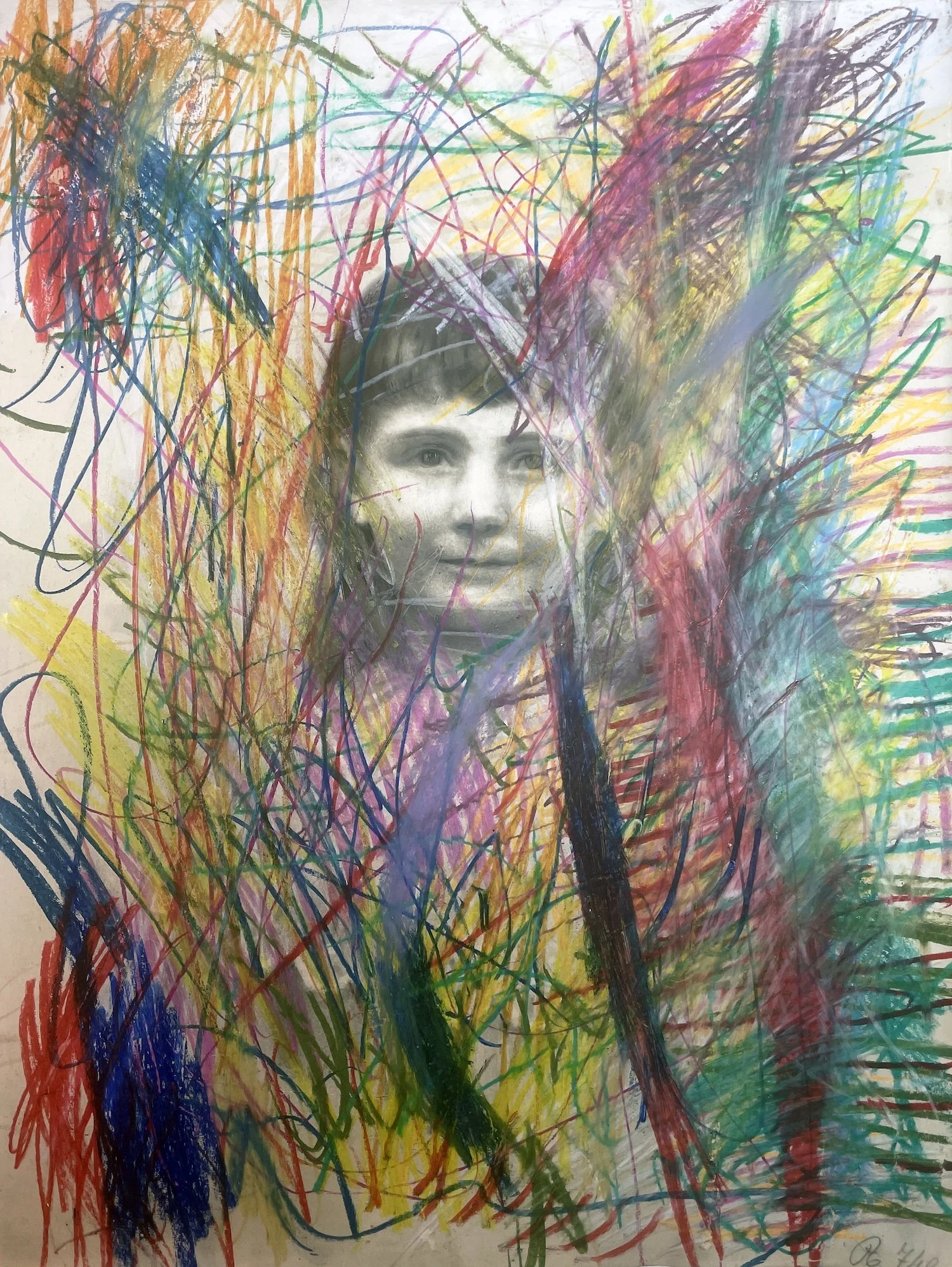 little stranger, 2023, 40X30 cm, crayon de couleur, pastel, photographie non datée achetée à Emmaüs de Neuvy sur Loire.jpg