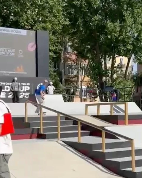 Well trained and executed 🤝🏼 
@mikaelskytta_ landed a clean run in his first World skateboarding tour - Rome street competition. Great job Mikael 🙌🏼

In his second run he tried to one-up his run with small details but missed it this time. The cle
