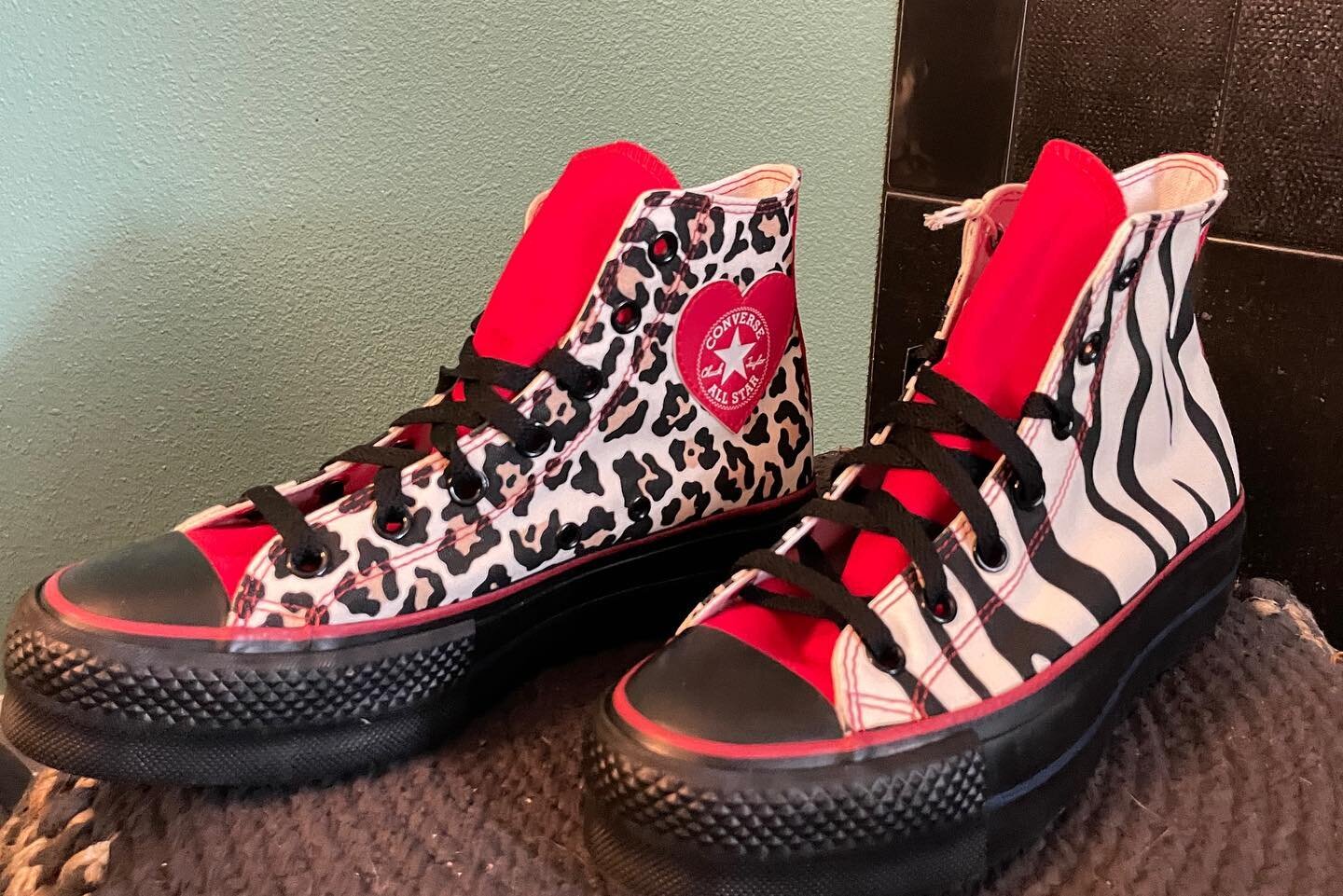 New custom shoes from Converse just arrived!  Unfortunately, I can&rsquo;t wear them for a few months until my foot fully heals.  What do you think about these????

@converse @converse_style #customshoes. #mydesign #portlanddesigner #pdxdesign