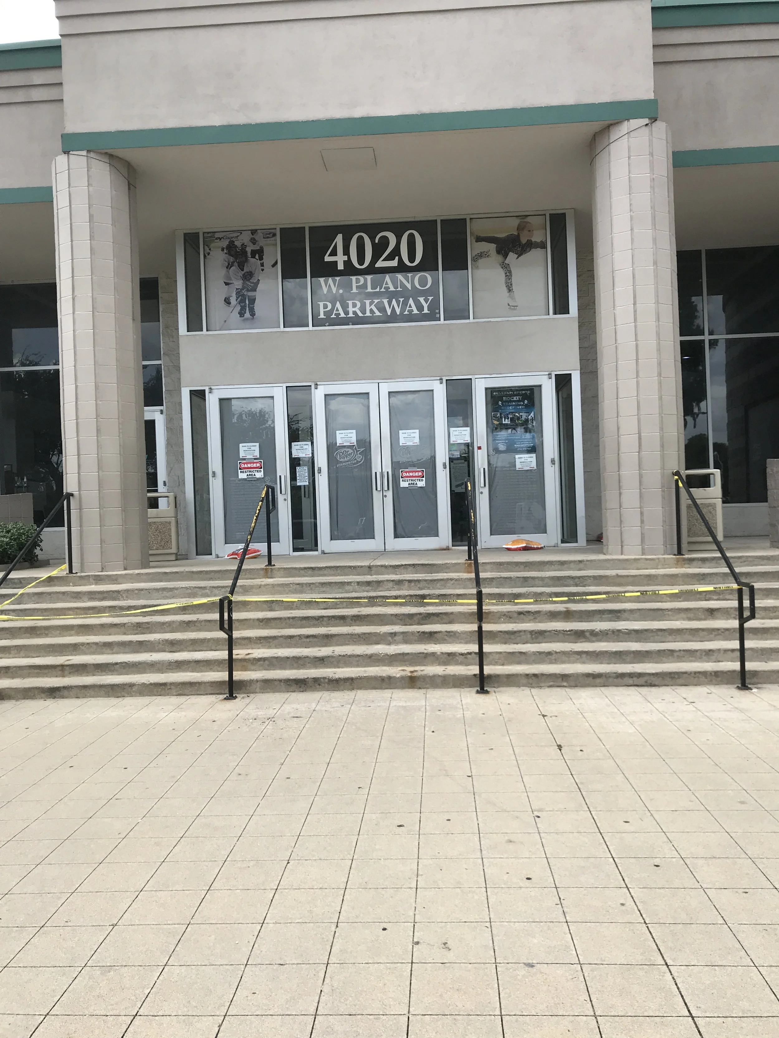 DALLAS STARS PLANOIMG_0155.JPG