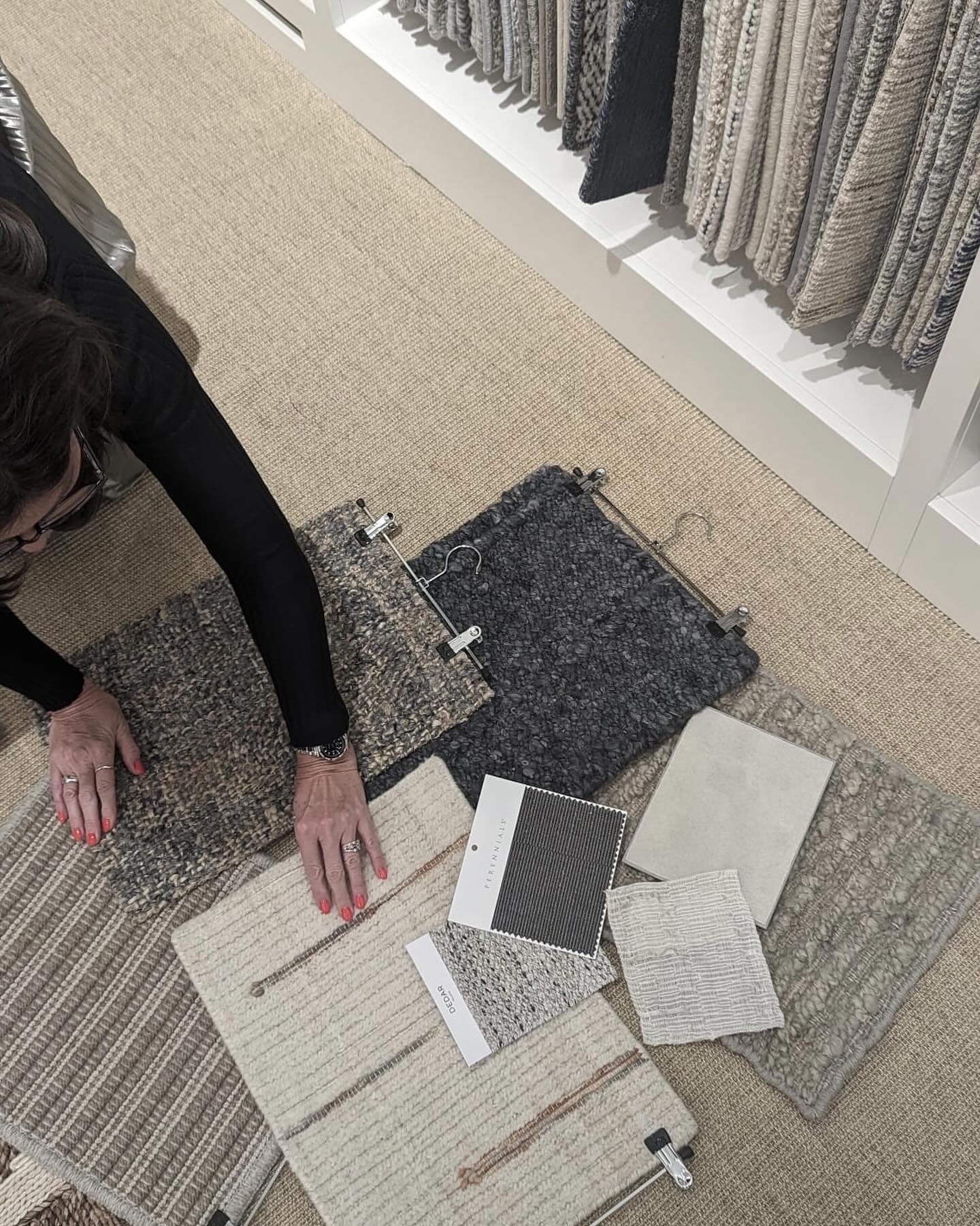 We spend a lot of time searching for exactly the right piece for each room we design.
The rug for the Principal Suite at our Coastal project had to be the right mix of texture and subtle pattern.
We spent a lovely morning (mostly on the floor) @peter